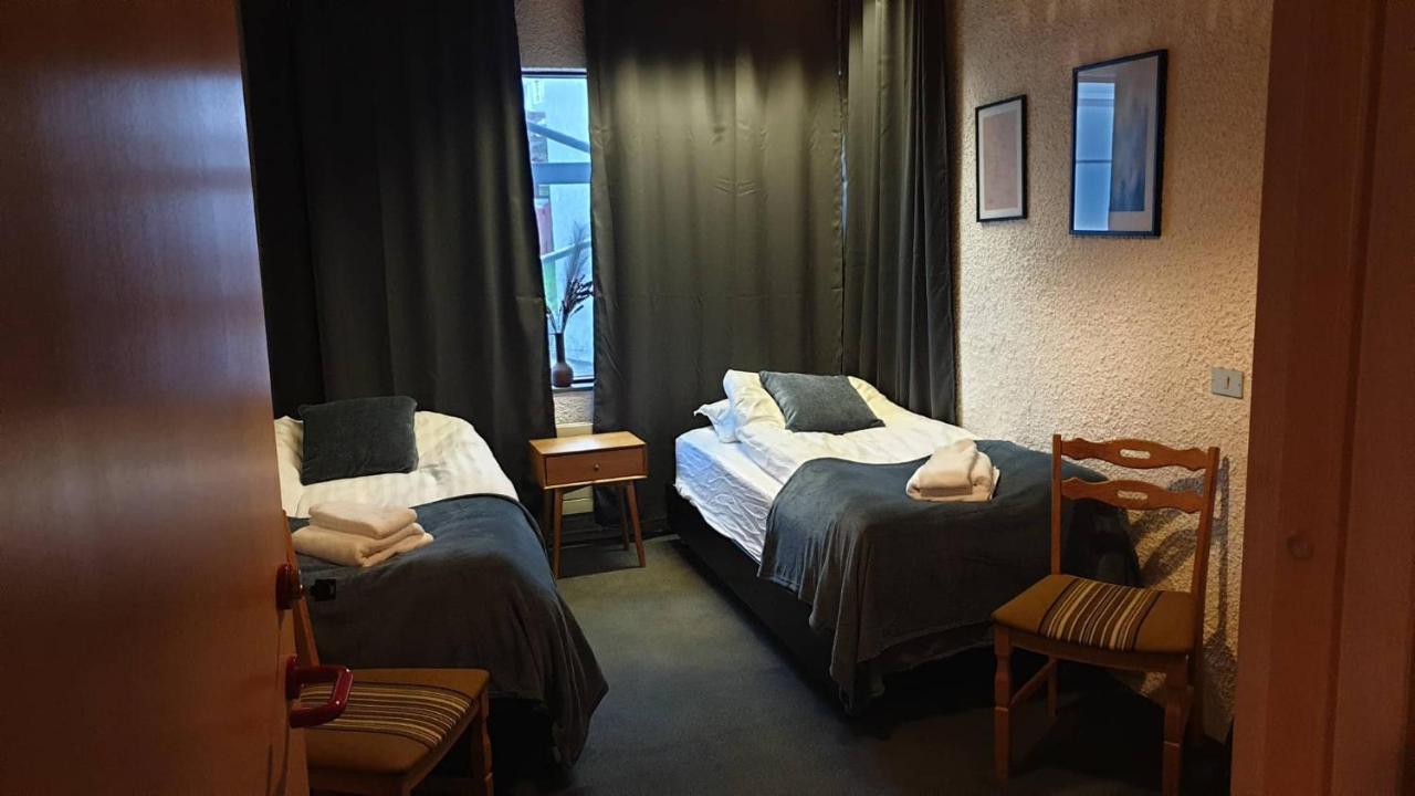 The Bank Sleeping Guesthouse Neskaupstaður Dış mekan fotoğraf